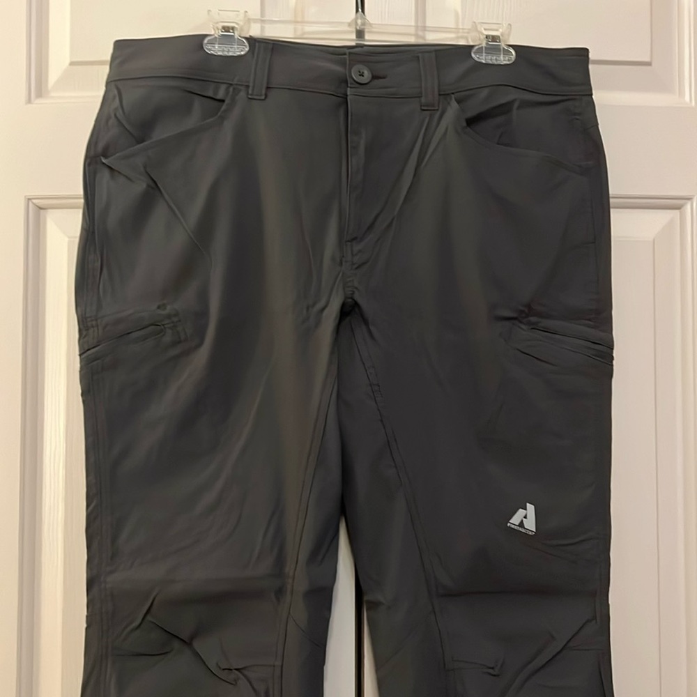 Eddie Bauer men’s like new Guide Pro First Ascent pants